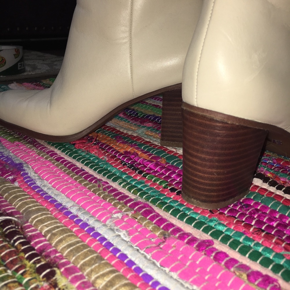 *SOLD* Cream Booties - Picture 4 of 5
